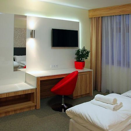 Hotel Przy Baszcie Legnica Luaran gambar