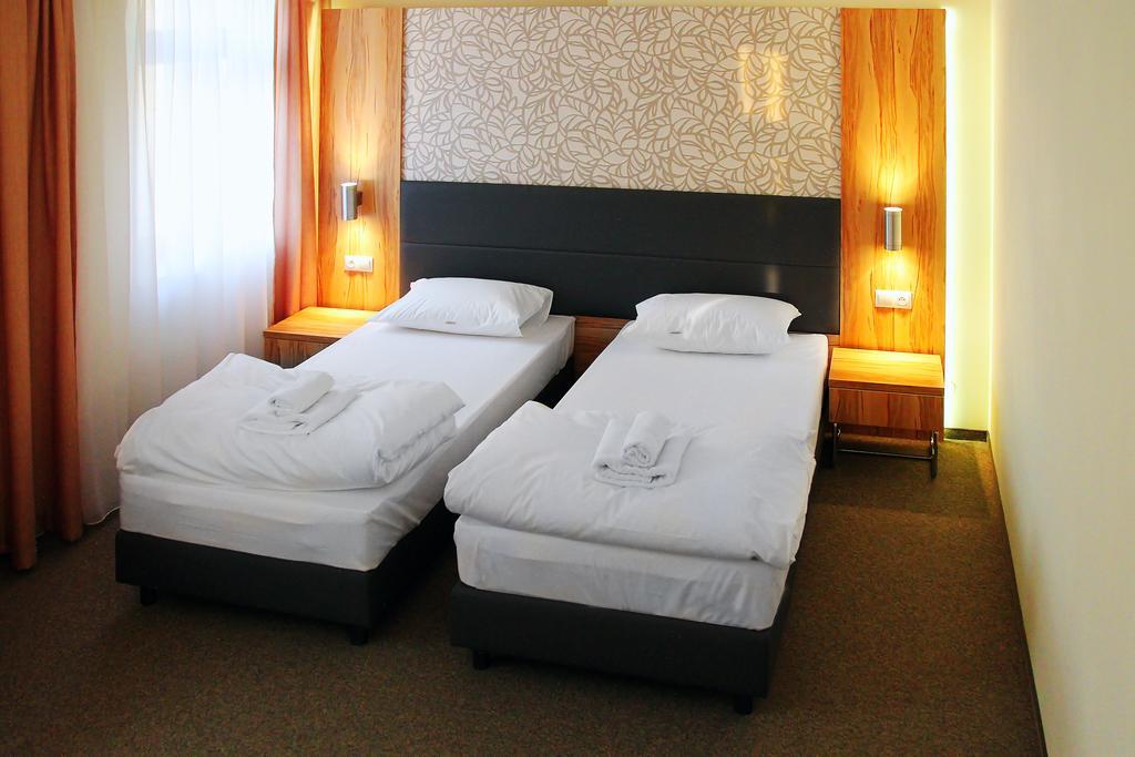 Hotel Przy Baszcie Legnica Bilik gambar