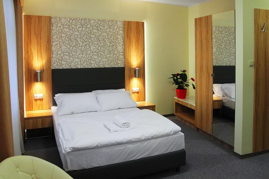 Hotel Przy Baszcie Legnica Bilik gambar