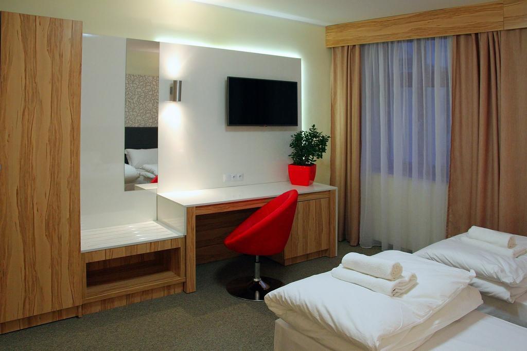 Hotel Przy Baszcie Legnica Luaran gambar